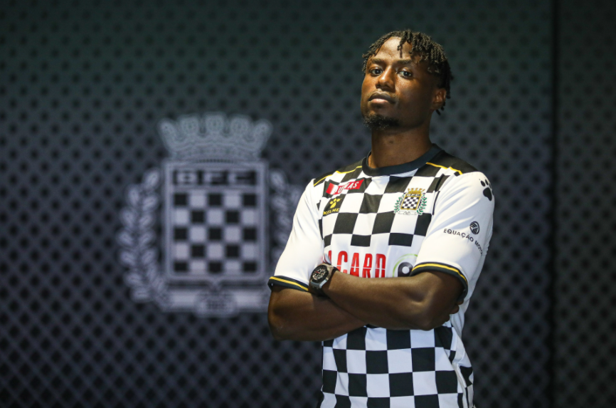 费城76人转会期官宣签约，志在西甲名次提升，压力陡增，控场能力受关注的简单介绍